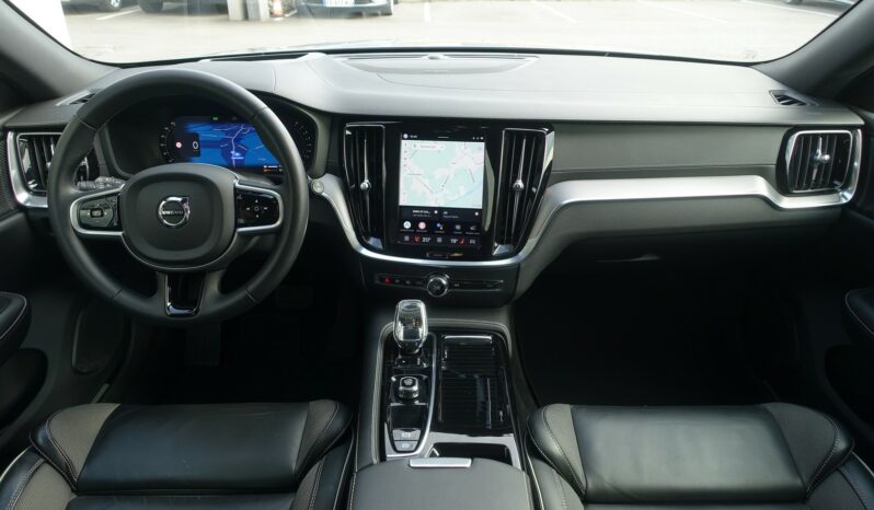 VOLVO V 60 T6 AWD GEARTRONIC 340CH HYBRIDE RECHARGEABLE R-DESIGN complet