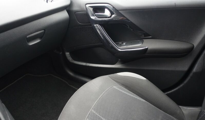 PEUGEOT 208 1.4L HDI 68CH 5 PORTES complet