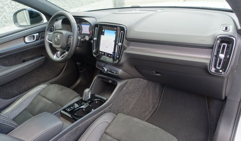 VOLVO XC 40 T4 HYBRIDE RECHARGEABLE GEARTRONIC 211 CH R-DESIGN complet
