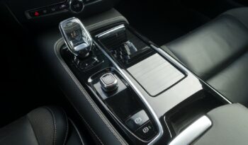VOLVO V 60 T6 AWD GEARTRONIC 340CH HYBRIDE RECHARGEABLE R-DESIGN complet
