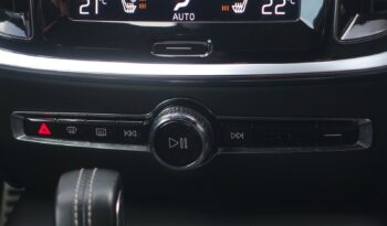 VOLVO V 60 T6 AWD GEARTRONIC 340CH HYBRIDE RECHARGEABLE R-DESIGN complet