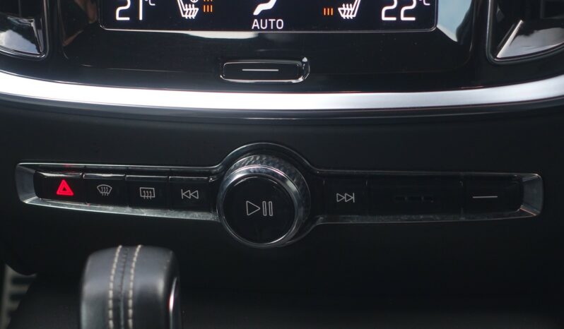 VOLVO V 60 T6 AWD GEARTRONIC 340CH HYBRIDE RECHARGEABLE R-DESIGN complet