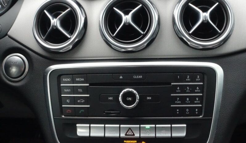 MERCEDES CLASSE GLA 180 7G-DCT complet