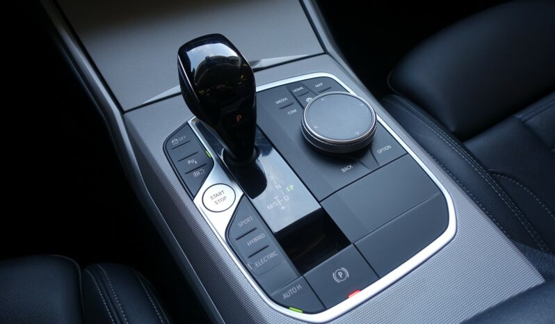 BMW 320 E TOURING HYBRIDE RECHARGEABLE 204 CH complet