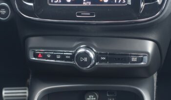 VOLVO XC 40 T4 HYBRIDE RECHARGEABLE GEARTRONIC 211 CH R-DESIGN complet