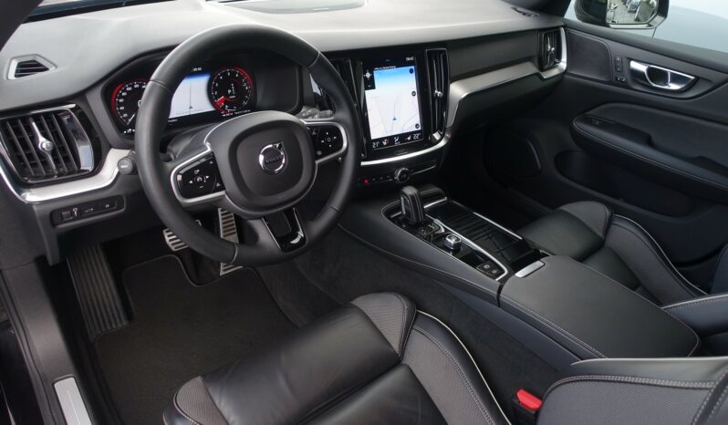VOLVO V 60 T6 AWD GEARTRONIC 340CH HYBRIDE RECHARGEABLE R-DESIGN complet