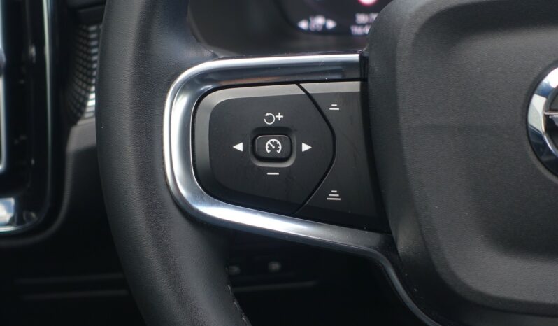 VOLVO XC 40 T4 HYBRIDE RECHARGEABLE GEARTRONIC 211 CH R-DESIGN complet