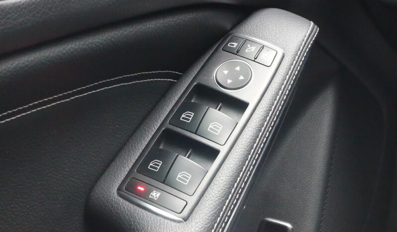 MERCEDES CLASSE GLA 180 7G-DCT complet
