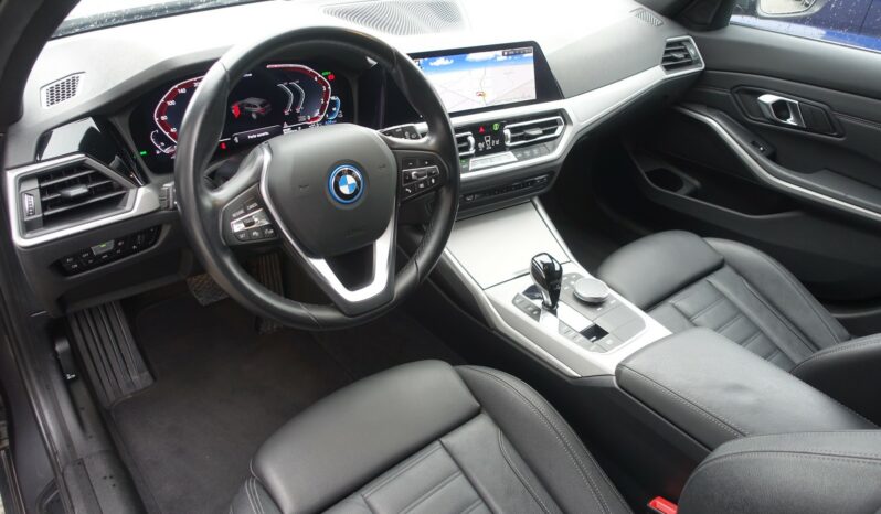 BMW 320 E TOURING HYBRIDE RECHARGEABLE 204 CH complet