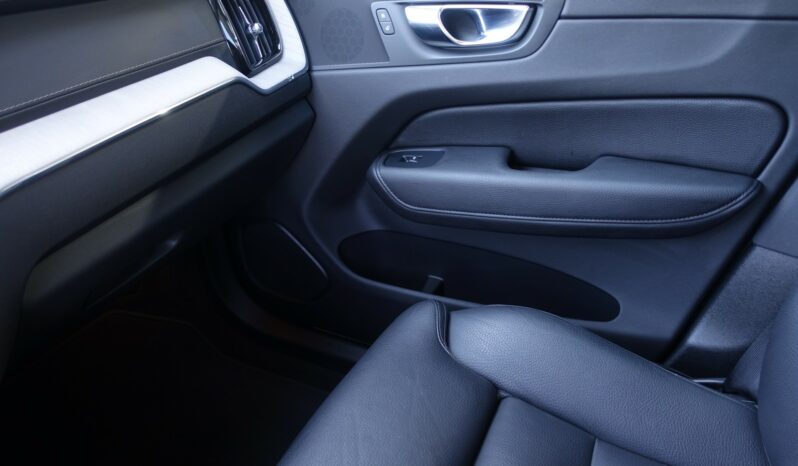 VOLVO XC 60 T6 HYBRIDE RECHARGEABLE GEARTRONIC AWD 340 CH  INSCRIPTION complet