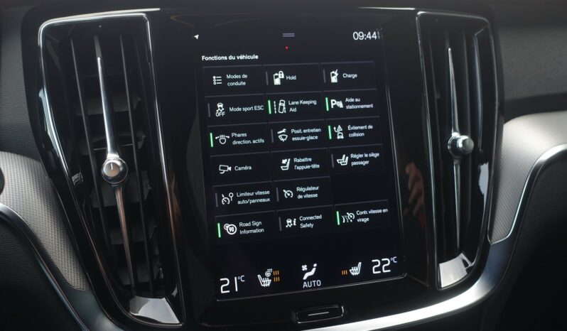 VOLVO V 60 T6 AWD GEARTRONIC 340CH HYBRIDE RECHARGEABLE R-DESIGN complet
