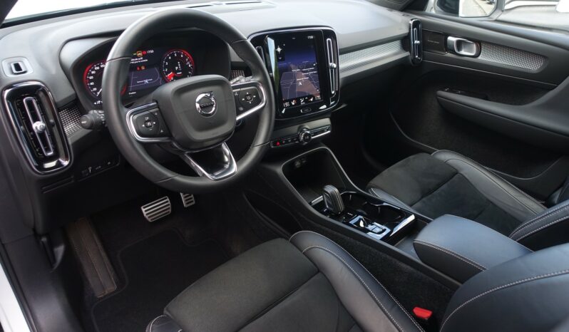 VOLVO XC 40 T4 HYBRIDE RECHARGEABLE GEARTRONIC 211 CH R-DESIGN complet