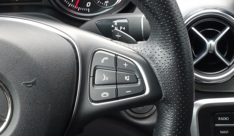 MERCEDES CLASSE GLA 180 7G-DCT complet