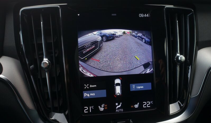 VOLVO V 60 T6 AWD GEARTRONIC 340CH HYBRIDE RECHARGEABLE R-DESIGN complet