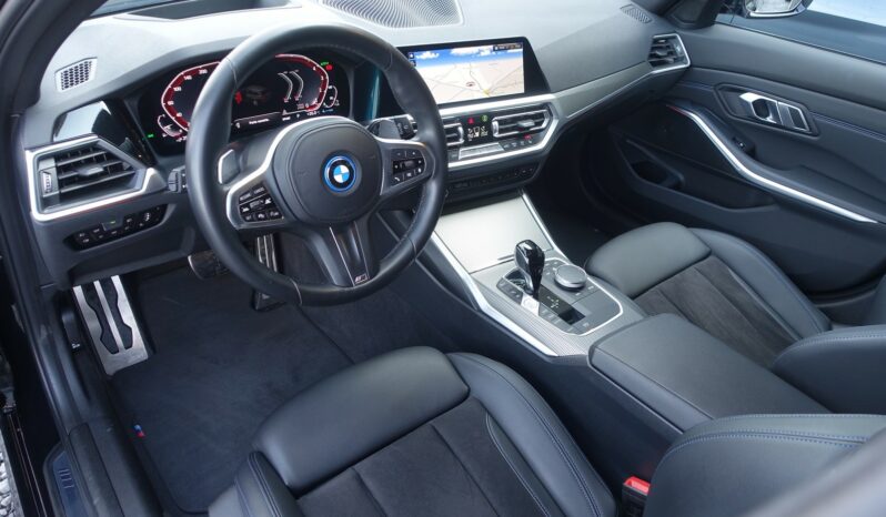 BMW 330 E HYBRIDE RECHARGEABLE 292 CH FINITION M-SPORT complet