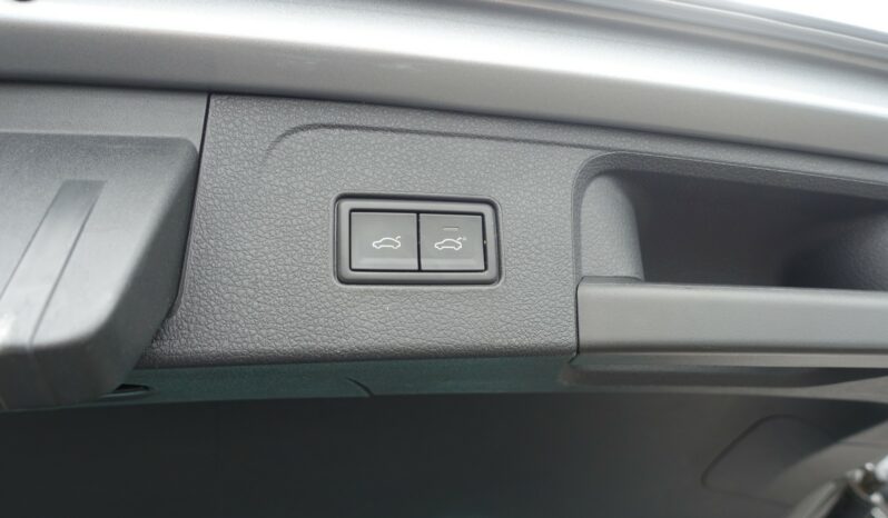 VOLKSWAGEN PASSAT SW 218 CH GTE HYBRIDE RECHARGEABLE DSG complet