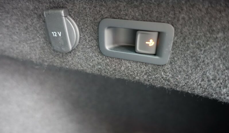 VOLKSWAGEN PASSAT SW 218 CH GTE HYBRIDE RECHARGEABLE DSG complet