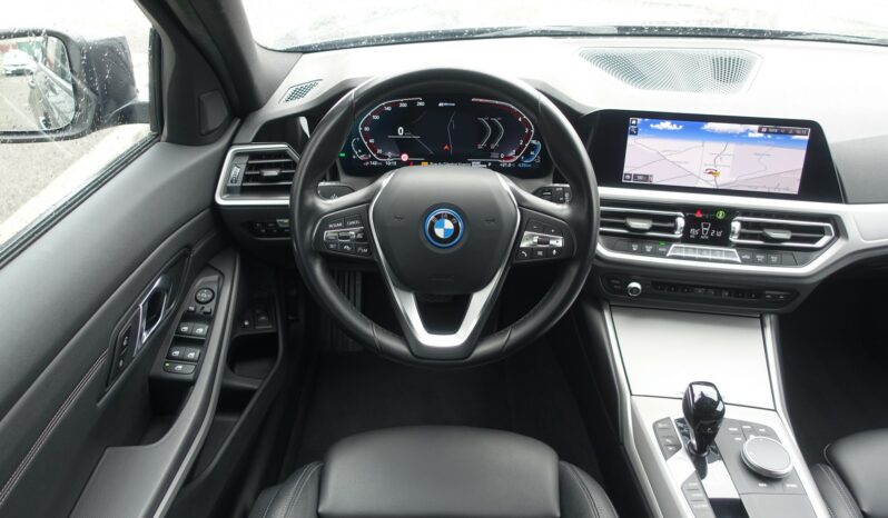 BMW 320 E TOURING HYBRIDE RECHARGEABLE 204 CH complet