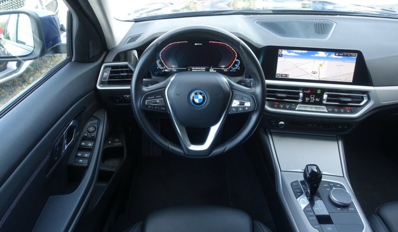 BMW 320 E TOURING HYBRIDE RECHARGEABLE 204 CH complet