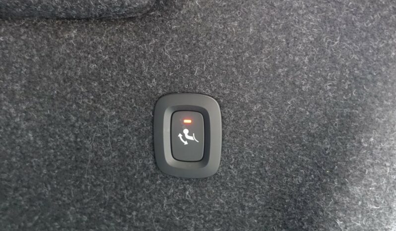 VOLVO XC 40 T4 HYBRIDE RECHARGEABLE GEARTRONIC 211 CH R-DESIGN complet