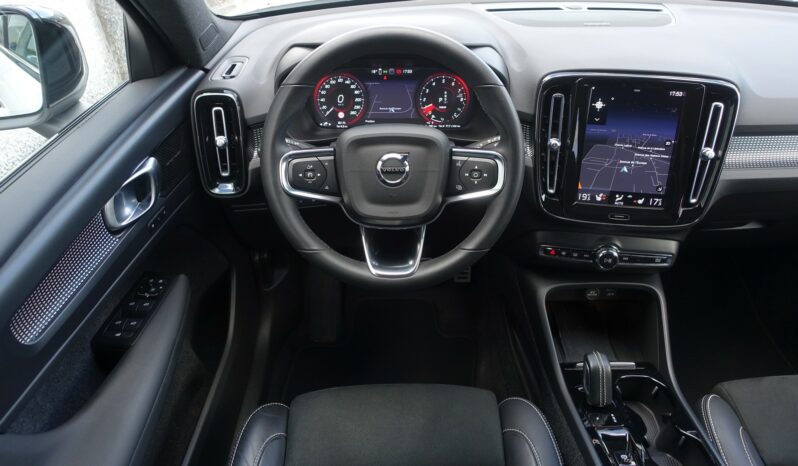 VOLVO XC 40 T4 HYBRIDE RECHARGEABLE GEARTRONIC 211 CH R-DESIGN complet