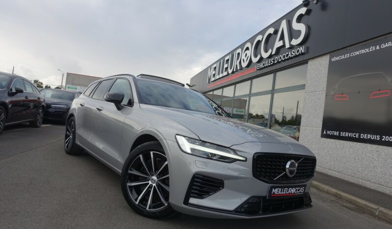 VOLVO V 60 T6 AWD GEARTRONIC 340CH HYBRIDE RECHARGEABLE R-DESIGN complet