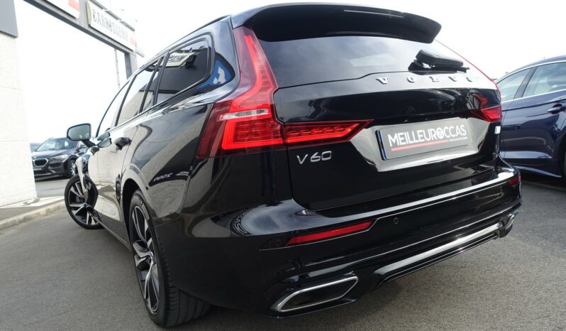 VOLVO V 60 T6 AWD GEARTRONIC 340CH HYBRIDE RECHARGEABLE R-DESIGN complet
