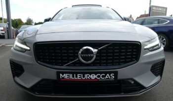VOLVO V 60 T6 AWD GEARTRONIC 340CH HYBRIDE RECHARGEABLE R-DESIGN complet