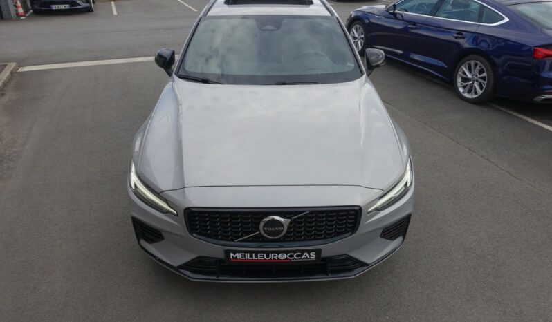 VOLVO V 60 T6 AWD GEARTRONIC 340CH HYBRIDE RECHARGEABLE R-DESIGN complet