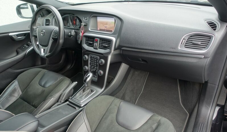 VOLVO V40 2.0L D2 GEARTRONIC 120CH  R DESIGN complet