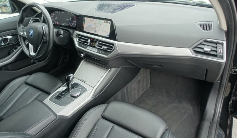 BMW 330 E HYBRIDE RECHARGEABLE 292 CH complet