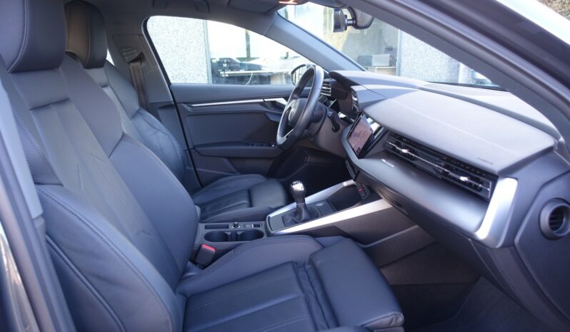 AUDI A3 BERLINE 30 TDI S-LINE complet
