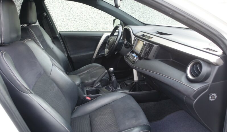TOYOTA RAV4 2.0 D-4D 143CH complet