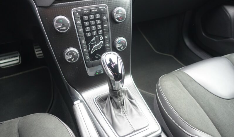 VOLVO V40 2.0L D2 GEARTRONIC 120CH  R DESIGN complet