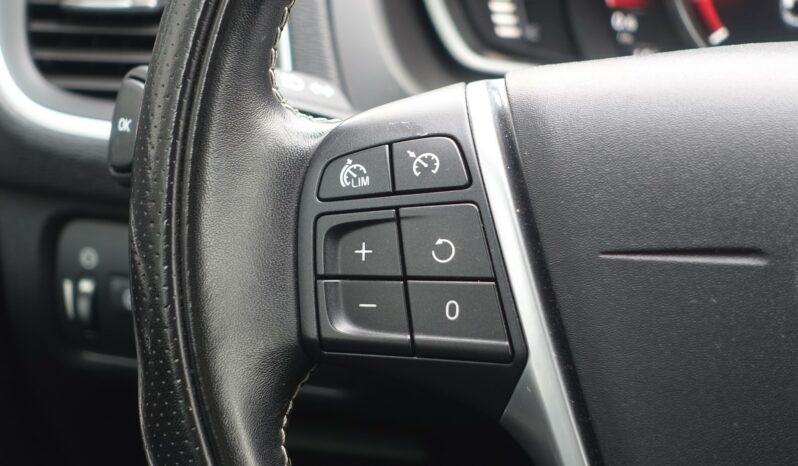 VOLVO V40 2.0L D2 GEARTRONIC 120CH  R DESIGN complet
