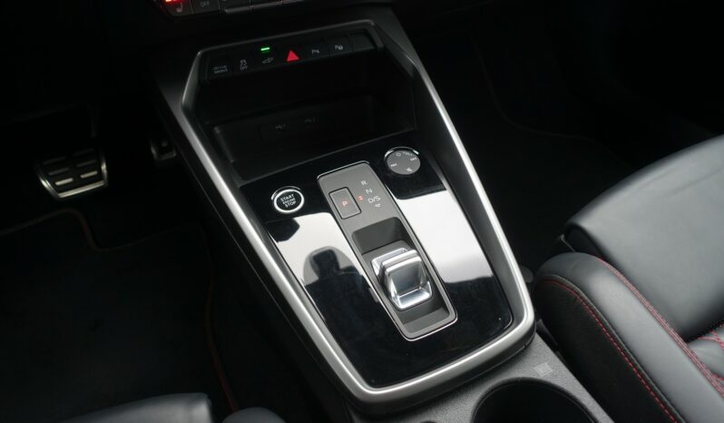 AUDI A3 SPORTBACK 45 COMPETITION TFSI E TRON S-TRONIC 245 CH HYBRIDE RECHARGEABLE S-LINE complet