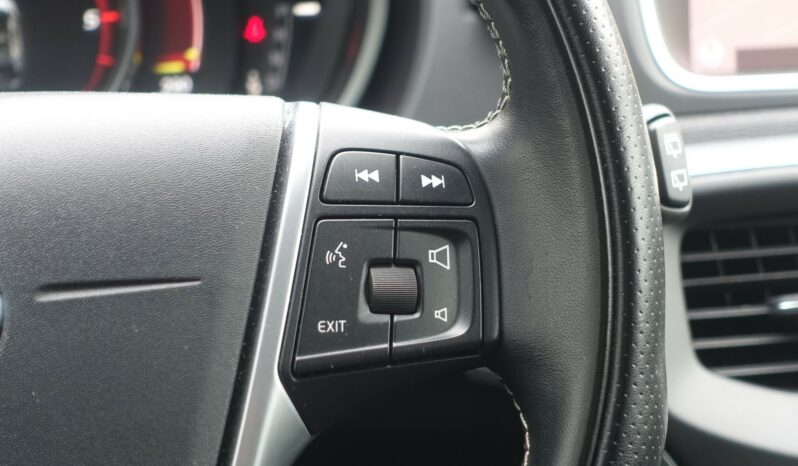 VOLVO V40 2.0L D2 GEARTRONIC 120CH  R DESIGN complet