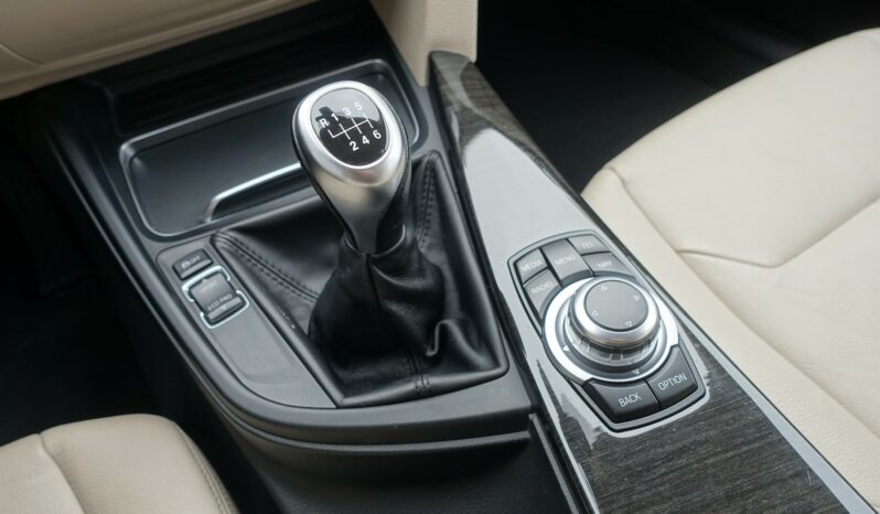 BMW 318 D Touring SERIE 3 BVA  LUXURY complet