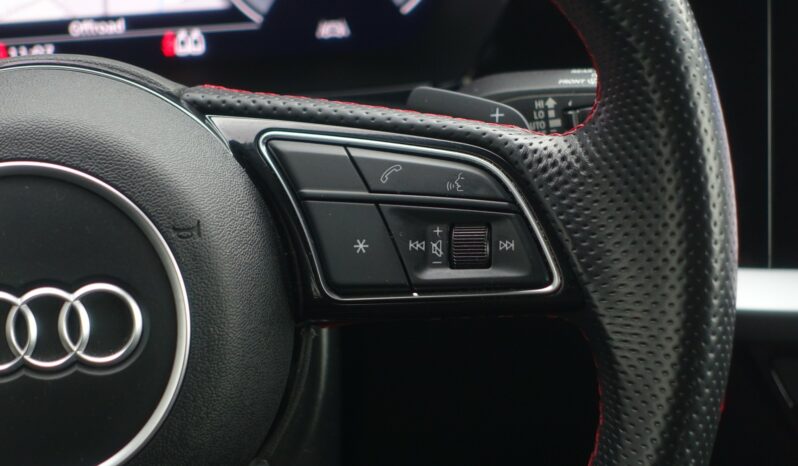 AUDI A3 SPORTBACK 45 COMPETITION TFSI E TRON S-TRONIC 245 CH HYBRIDE RECHARGEABLE S-LINE complet