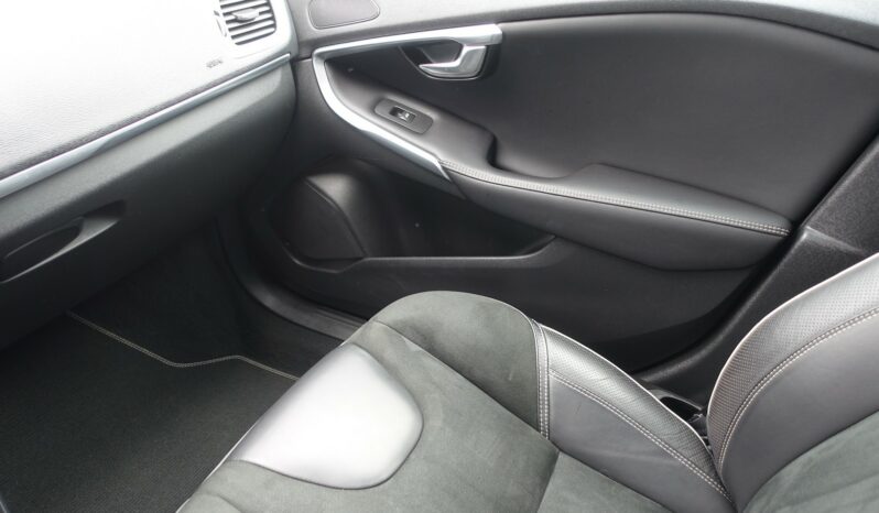 VOLVO V40 2.0L D2 GEARTRONIC 120CH  R DESIGN complet