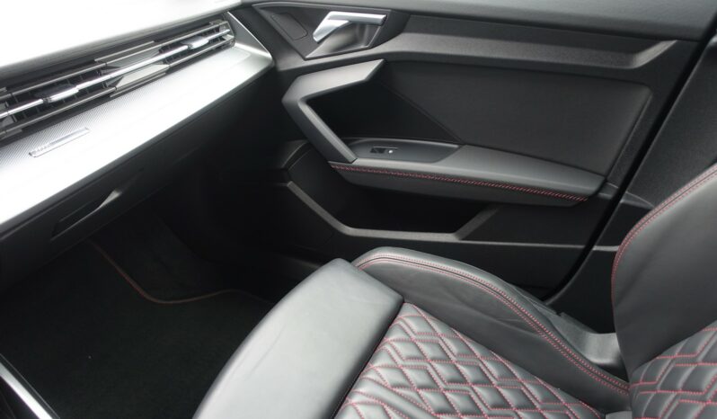 AUDI A3 SPORTBACK 45 COMPETITION TFSI E TRON S-TRONIC 245 CH HYBRIDE RECHARGEABLE S-LINE complet