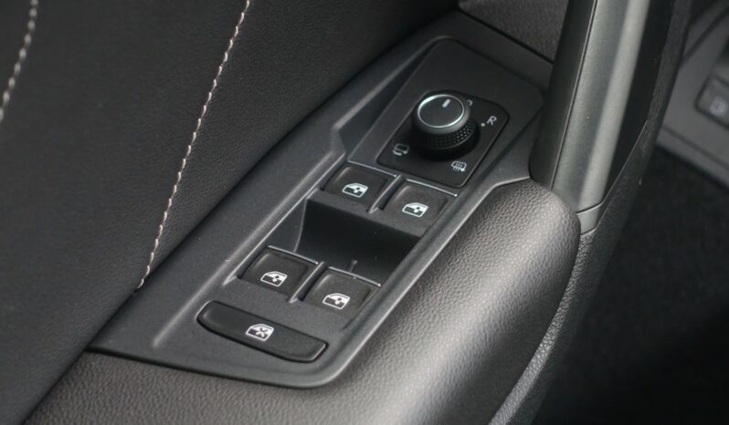 VOLKSWAGEN TIGUAN 245 CH E HYBRIDE RECHARGEABLE DSG R-LINE complet