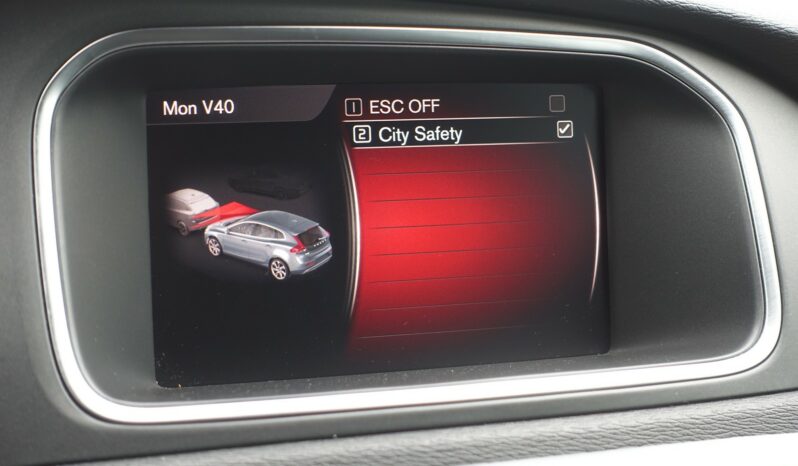 VOLVO V40 2.0L D2 GEARTRONIC 120CH  R DESIGN complet