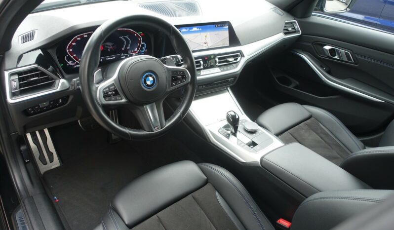 BMW 320 EA HYBRIDE RECHARGEABLE 204 CH PACK M complet