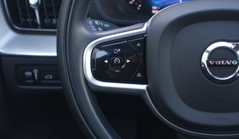VOLVO XC 60 T6 HYBRIDE RECHARGEABLE GEARTRONIC AWD 340 CH  INSCRIPTION complet