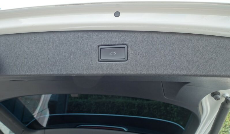 VOLKSWAGEN TIGUAN 245 CH E HYBRIDE RECHARGEABLE DSG R-LINE complet