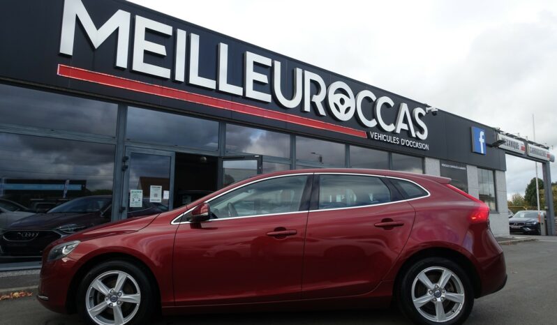VOLVO V40 2.0L D2 120CH SUMMUM complet