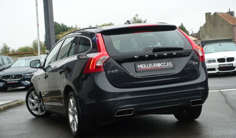 VOLVO V60 2.0L TDI D4 GEARTRONIC 181CH MOMENTUM complet
