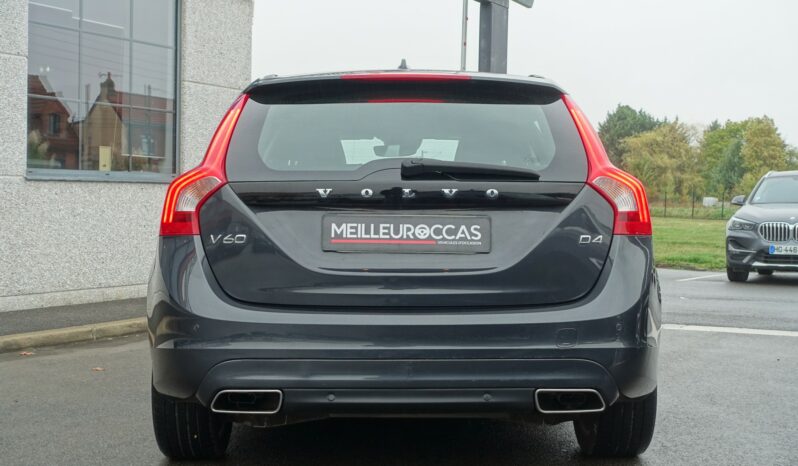 VOLVO V60 2.0L TDI D4 GEARTRONIC 181CH MOMENTUM complet