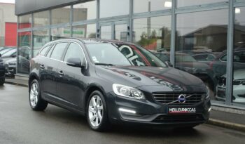 VOLVO V60 2.0L TDI D4 GEARTRONIC 181CH MOMENTUM complet